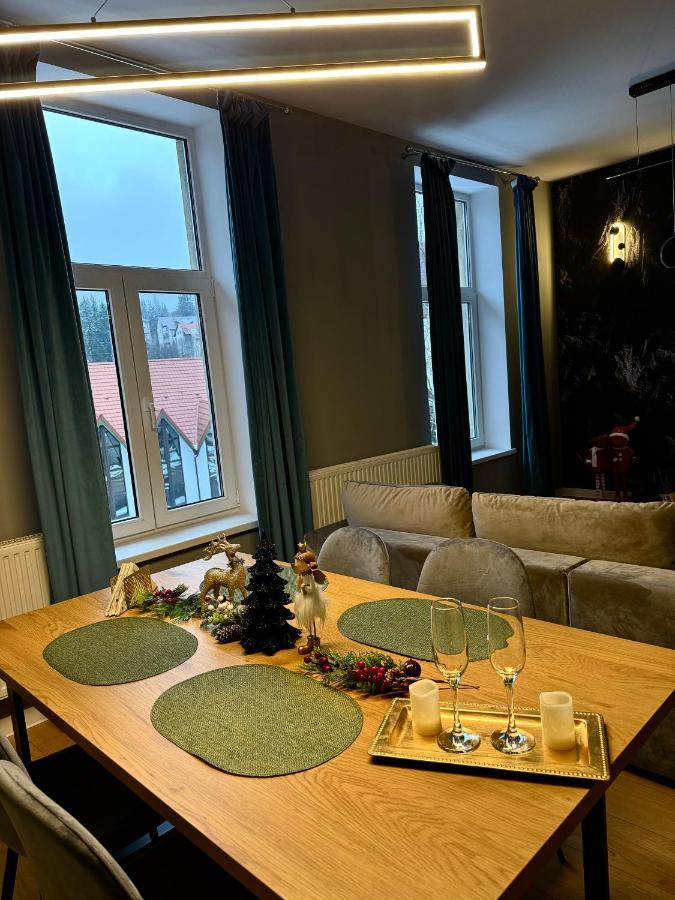 Lv Luxury Apart - One Minute Away From Train Station เปรดัล ภายนอก รูปภาพ