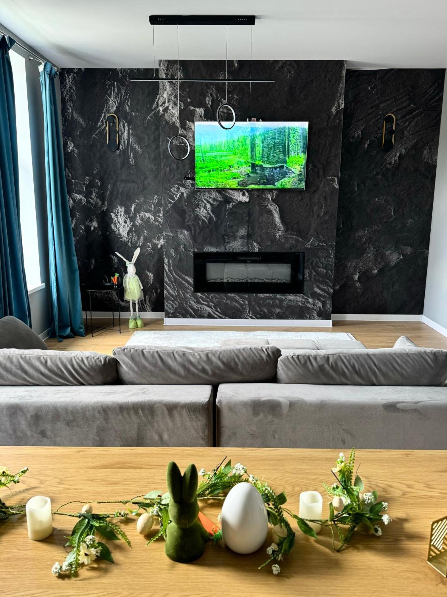 Lv Luxury Apart - One Minute Away From Train Station เปรดัล ภายนอก รูปภาพ